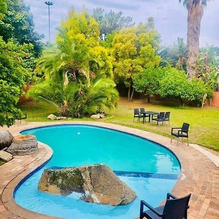 Albatrossways Lodge Sandton Esterno foto