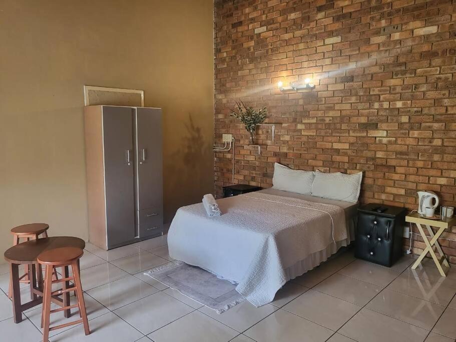 Albatrossways Lodge Sandton Esterno foto