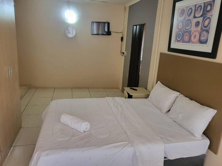 Albatrossways Lodge Sandton Esterno foto