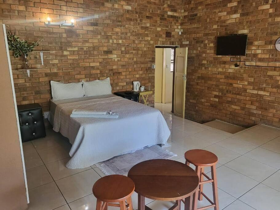 Albatrossways Lodge Sandton Esterno foto