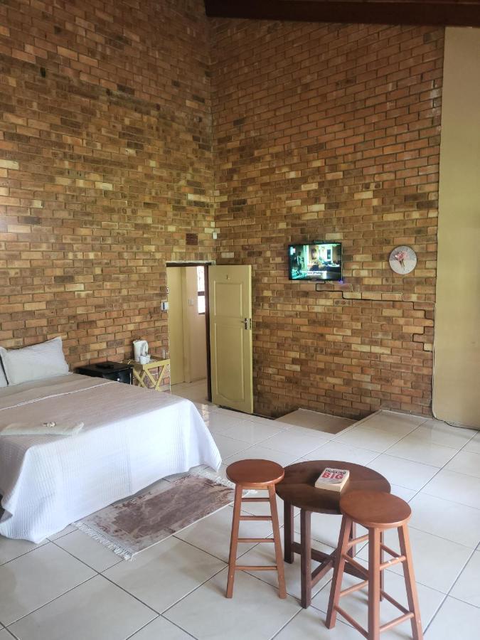 Albatrossways Lodge Sandton Esterno foto